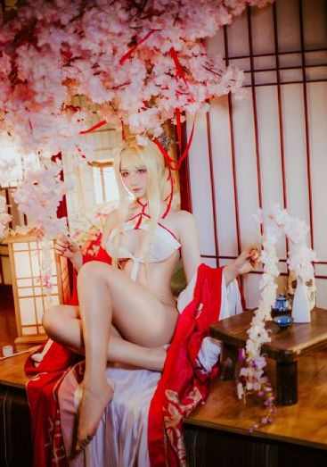 女人高潮喷水毛片