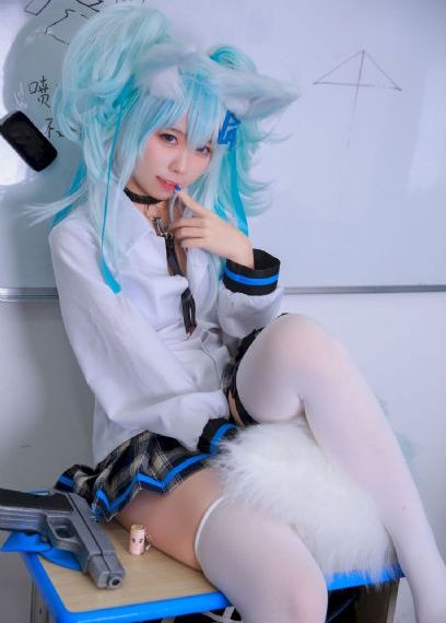 丰满的女教师电影