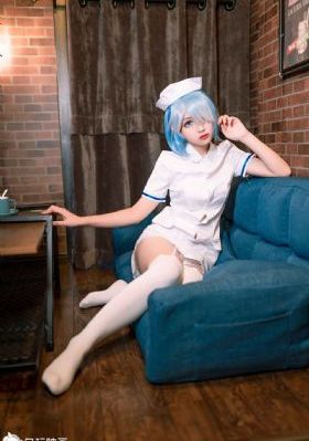 健身房里被教练c到呻吟男女视频
