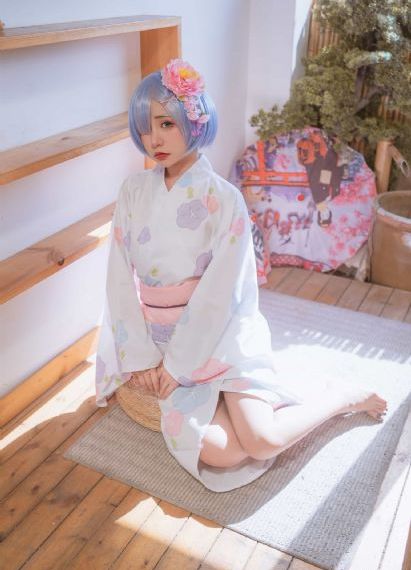 校阅女孩河野悦子