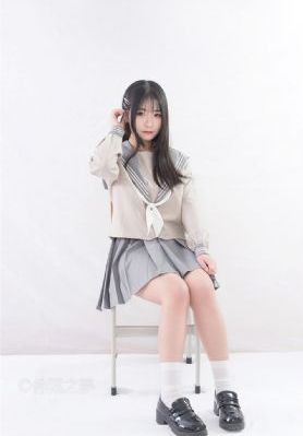 25岁女高中生